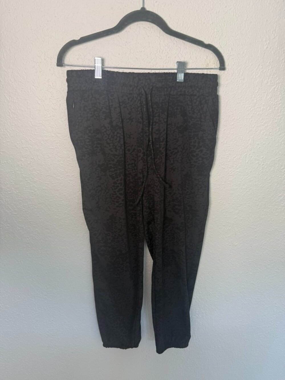 Versona Black Leopard Print Jogger Pants Drawstring Zip Pocket Size M